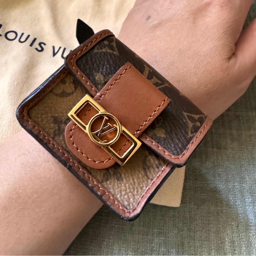 NEW Louis Vuitton Party Dauphine bracelet coin purse airpods mini bag RARE $1000